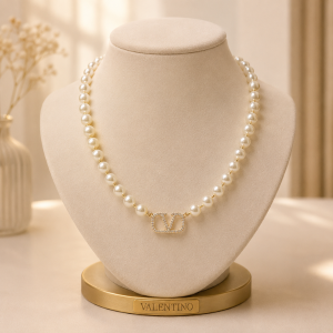 Pearl Gold Luxe Pendant Necklace