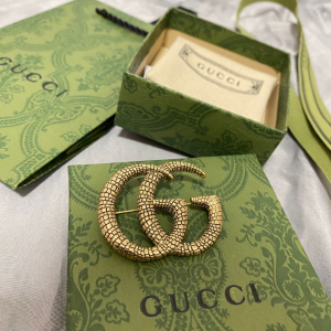 Luxury Gold-Tone Double G Crystal-Textured Brooch Pin
